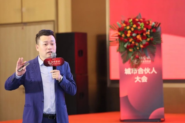 推动连锁新引擎，激活城市新动能！媒体专访“百亿连锁蛋糕”如何促消费、稳就业、促增长？