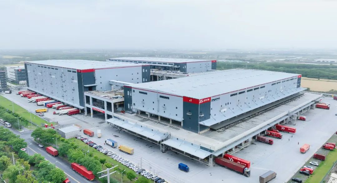 万亿折扣零售市场狂飙,又有两大巨头强势入局 万亿折扣零售市场狂飙,又有两大巨头强势入局