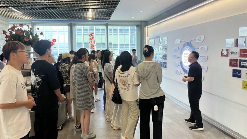 内蒙古农业大学优秀学子走进和记怡情娱乐官网,在深圳总部感悟连锁方法论与善良哲学! 内蒙古农业大学优秀学子走进和记怡情娱乐官网,在深圳总部感悟连锁方法论与善良哲学!