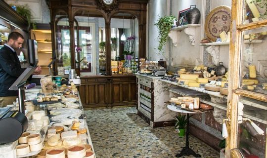 如何构建连锁标准化体系（连锁企业标准化的步骤）