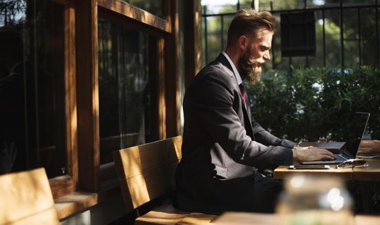 如何经营好一个门店：从选址到留客的全方位指南