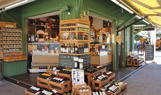 连锁门店的标准化复制：效率背后的生意经