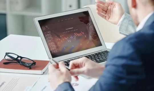 70%连锁企业折戟百店关，这套“反脆弱模型”为何能让品牌逆袭？