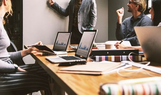 连锁店运营模式深度解析：从标准化到生态化创新